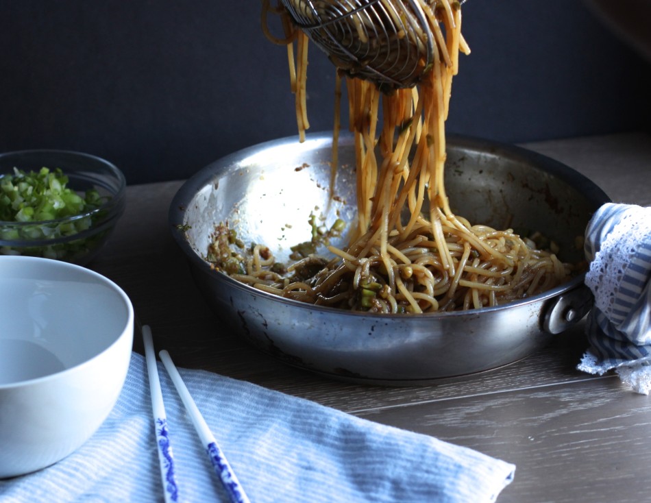 scallion--ginger-noodles-easy-recipes-gluten-free-dairy-free-from-jessicas-kitchen