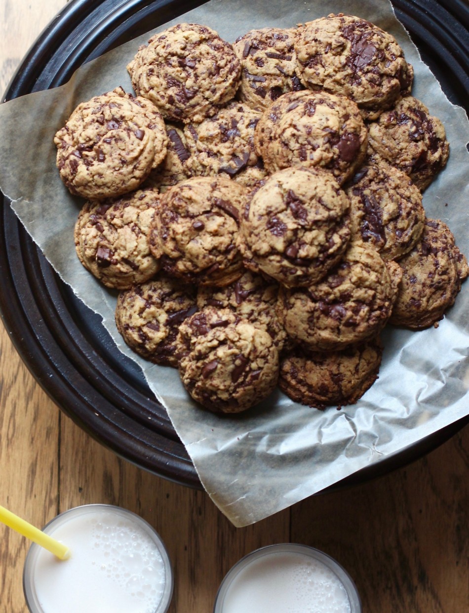 gluten-free-vegan-peanut-butter-chocolate-chip-cookie-from-jessicas-kitchen